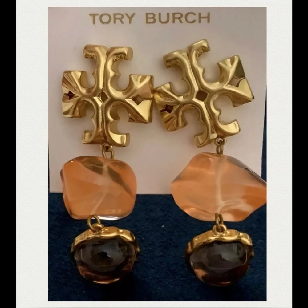 Designers Brands For Customers That Love To Wear Casual and Elegant Accessories;